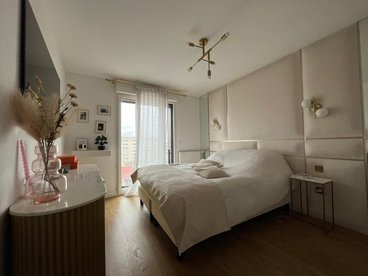 Appartement Luxueux Climatise Avec Terrasse, 6 Couchages - 17Eme Arrondissement De Paris Clichy Luaran gambar