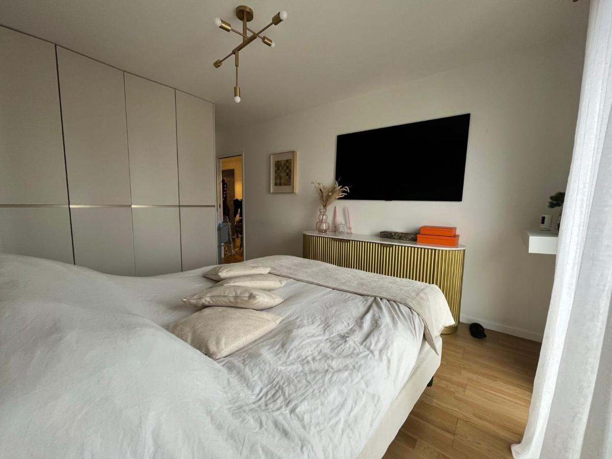 Appartement Luxueux Climatise Avec Terrasse, 6 Couchages - 17Eme Arrondissement De Paris Clichy Luaran gambar